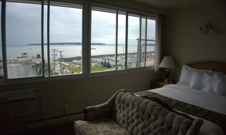 Queen Room with Ocean View